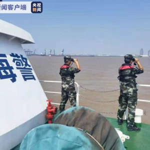 杭州湾渔船翻沉 2人已获救