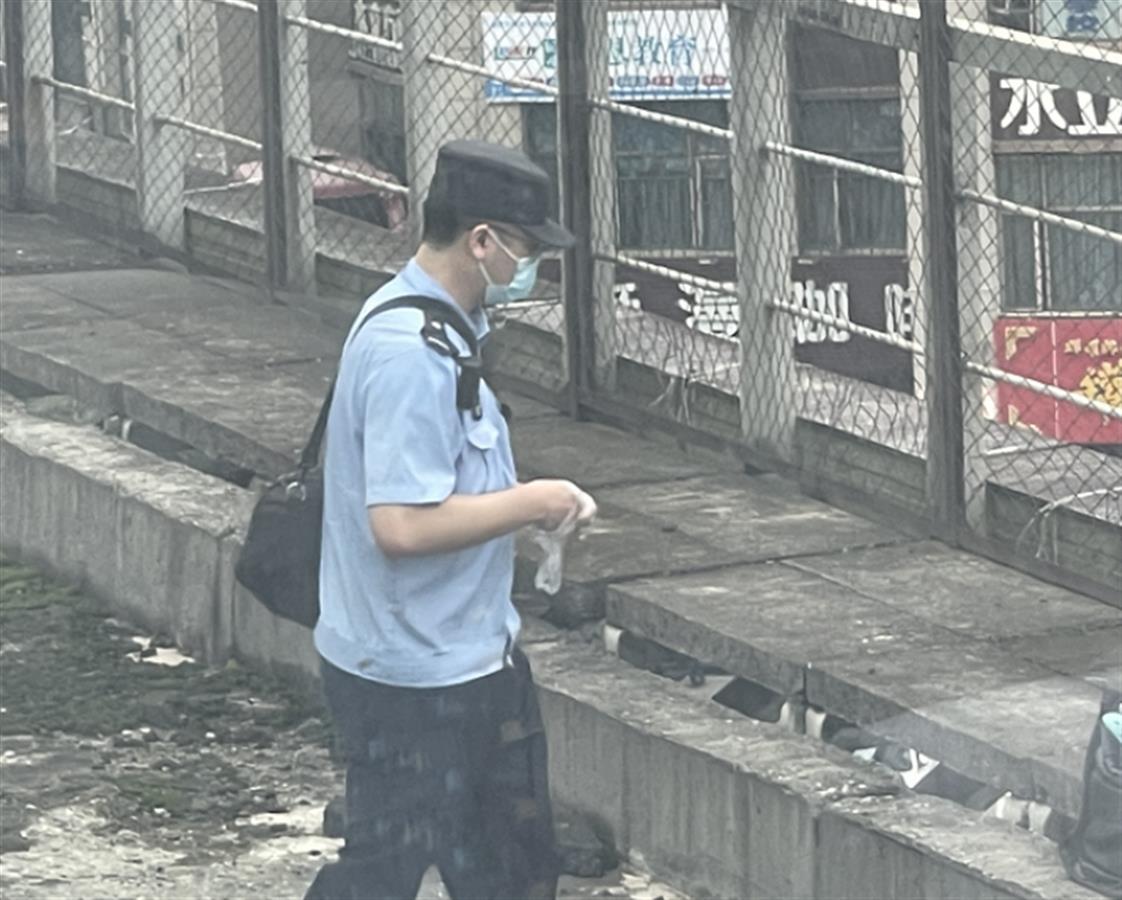 成都铁路局回应兰州开往成都的动车撞人：确有此事，将通报详情