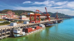 长江上游首个万吨级码头重庆新生港今日开港